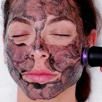 Oxygen facial in progress at the YAS clinic